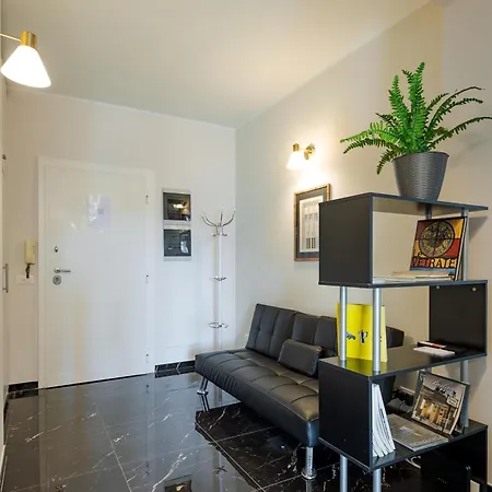 Style134 50 Meters From Metro A Lucio Sestio Station