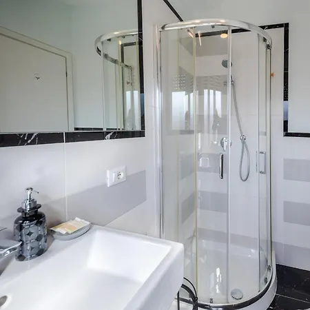 Style134 50 Meters From Metro A Lucio Sestio Station