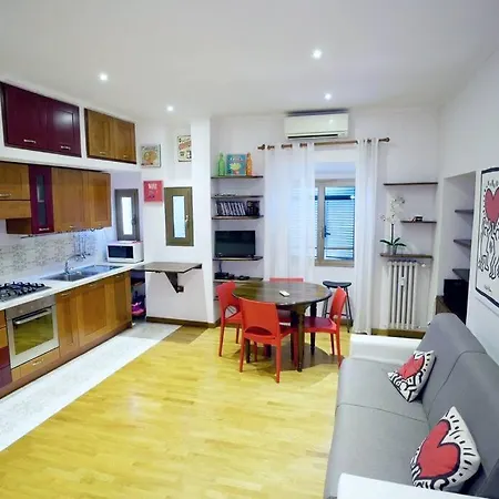 We - Leone - Rome, Vatican Apartment *