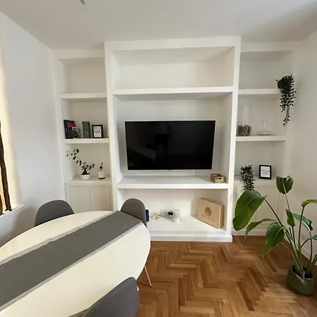 Luxury Via Veneto Apartment *