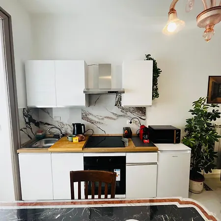 Apartment Escape To The Eternal Vatican *