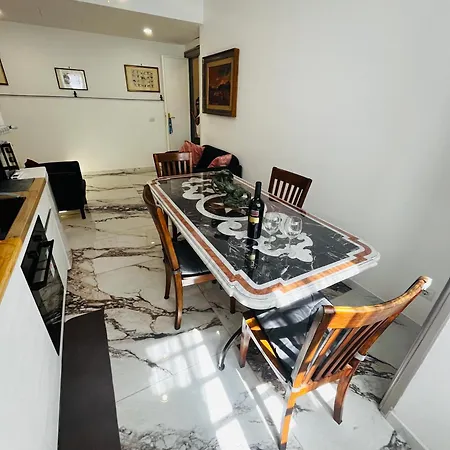 Apartment Escape To The Eternal Vatican *