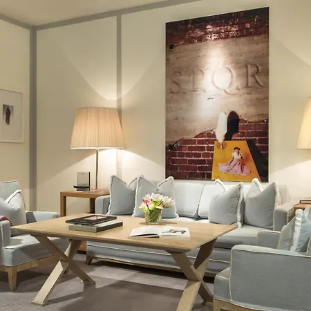 Apartahotel Portrait - Lungarno Collection Roma