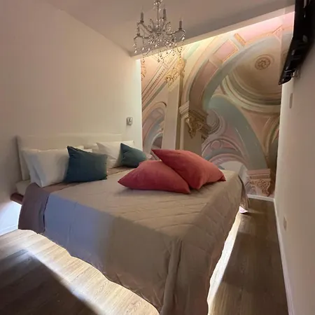 Atrium Regal Bed & Breakfast