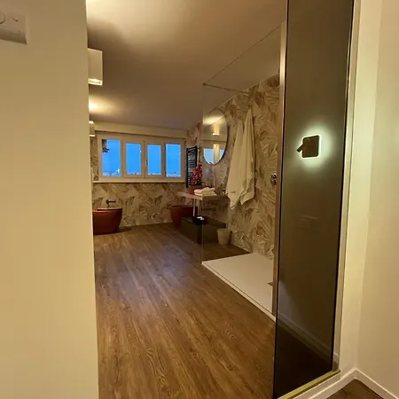 Atrium Regal Bed & Breakfast