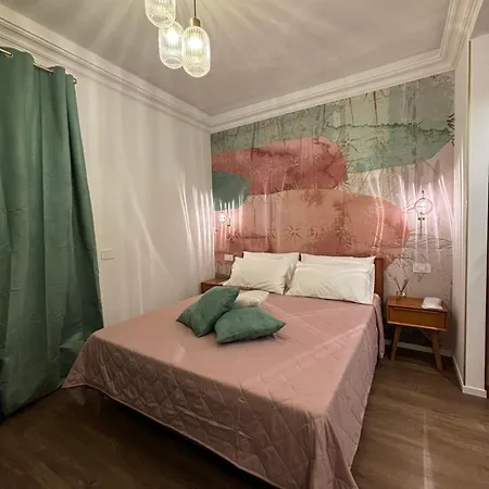 Atrium Regal Bed & Breakfast