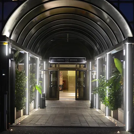 Otel The Brand 4*