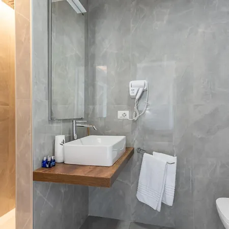 Plaza Suites, Luxury Collection *