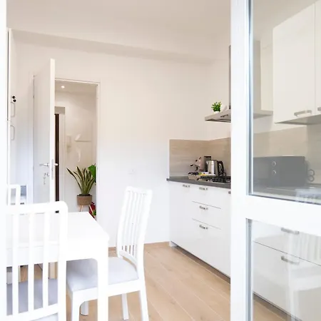 Apartment Cocoon House *