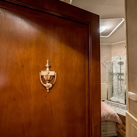Downtown Luxury - Termini Train Station Bed & Breakfast Rome