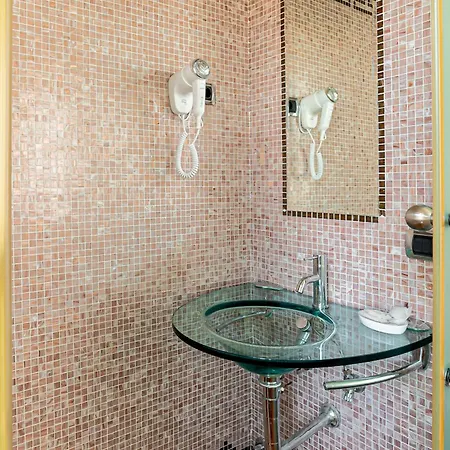 Bed & Breakfast Downtown Luxury - Termini Train Station *