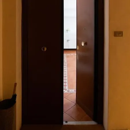 Apartment Corradi 4 With Terrace Rome