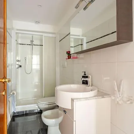 Apartment Corradi 4 With Terrace Rome