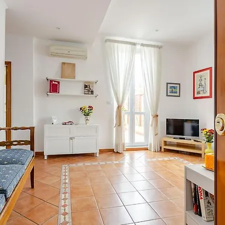 Corradi 4 With Terrace Apartment Rome