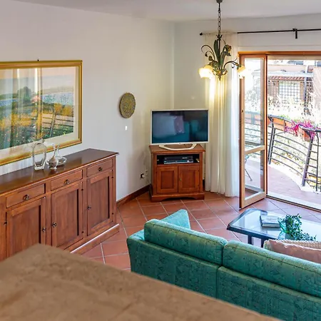 - Essential Apartment Rome