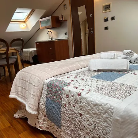 Aurelia Garden Gold 2*