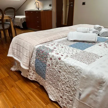 Aurelia Garden Gold Bed & Breakfast 2*