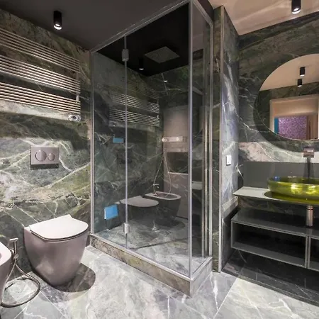 Colonna Collection