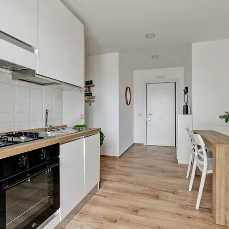 Eur Torrino Apartment, Vicino La Stazione Metro Tor Di Valle