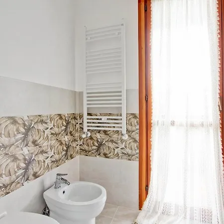 Eur Torrino Apartment, Vicino La Stazione Metro Tor Di Valle Apartamento