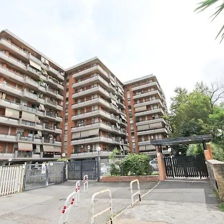 Eur Torrino Apartment, Vicino La Stazione Metro Tor Di Valle Apartamento Roma