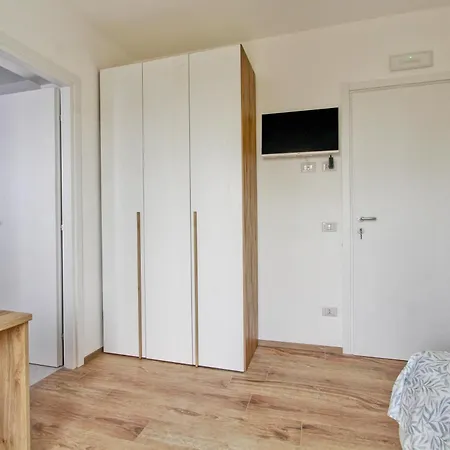 Eur Torrino Apartment, Vicino La Stazione Metro Tor Di Valle Apartamento Roma