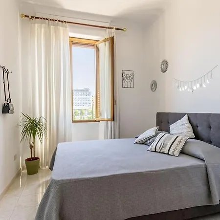 Piramide Apartment *
