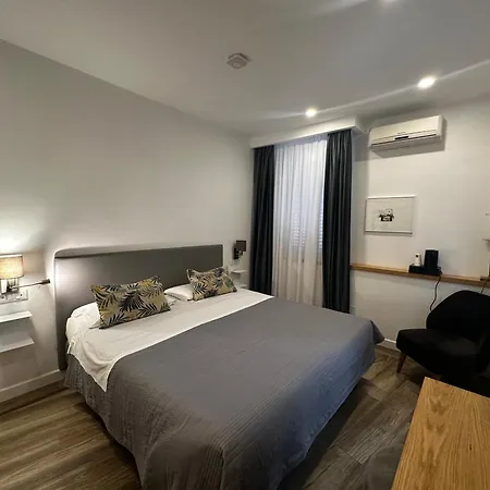 Comfort Astoria Palace Bed & Breakfast 3*