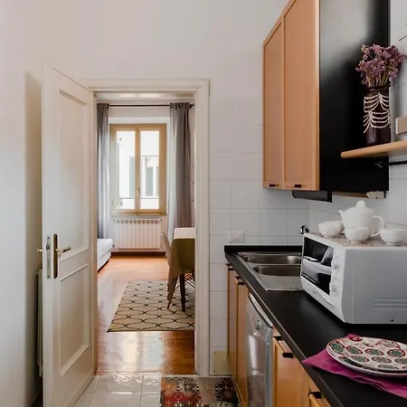 Apartment Casa Buonarroti, Rome, Center, Elegant And Quiet Rome