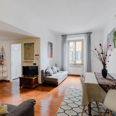 Casa Buonarroti, Rome, Center, Elegant And Quiet Apartment