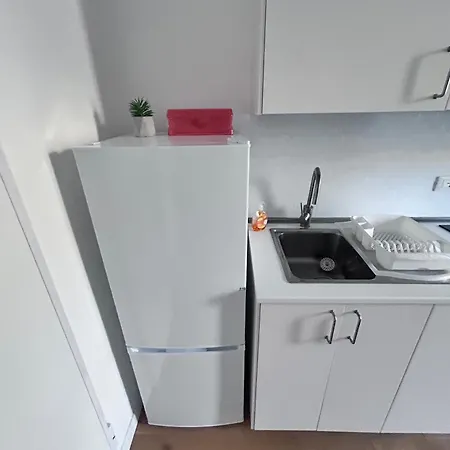 Realty Company Trevi Apartment *