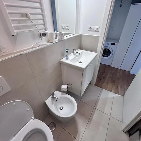 Apartment Realty Company Trevi *