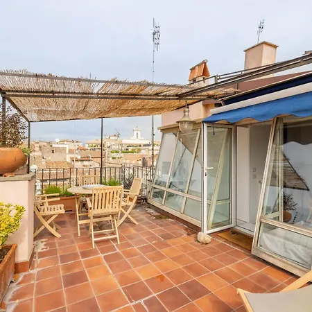 Pantheon With Terrace Apartment