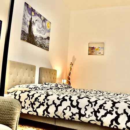 Cinecitta Corner Apartment *