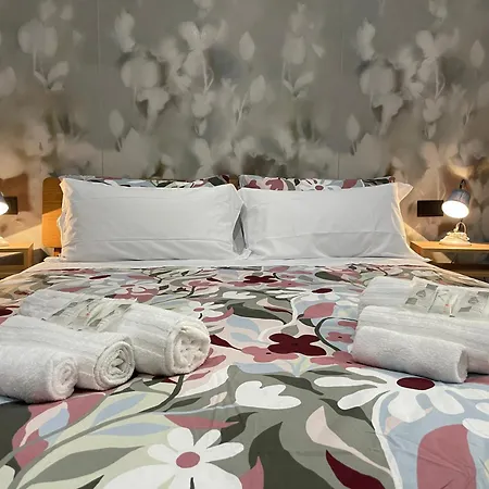 Helle Hus - 200m From Piazza Bologna Metro And 10 Minutes From The Colosseum Pensión