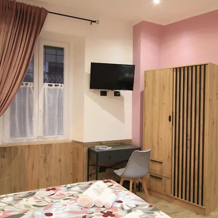 Helle Hus - 200m From Piazza Bologna Metro And 10 Minutes From The Colosseum