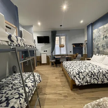 Helle Hus - 200m From Piazza Bologna Metro And 10 Minutes From The Colosseum Roma
