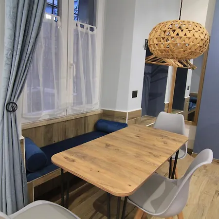 Pensión Helle Hus - 200m From Piazza Bologna Metro And 10 Minutes From The Colosseum Roma
