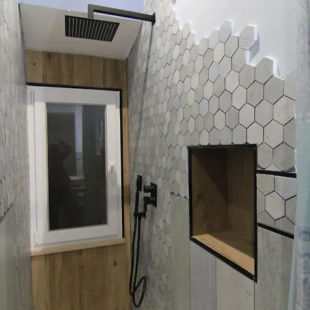 Pensión Helle Hus - 200m From Piazza Bologna Metro And 10 Minutes From The Colosseum *