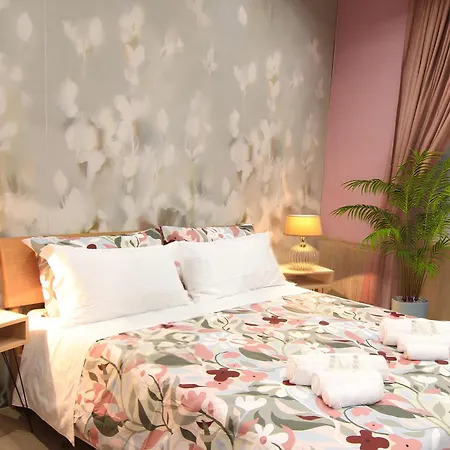 Helle Hus - 200m From Piazza Bologna Metro And 10 Minutes From The Colosseum * Roma