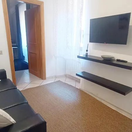 Lovely 5 Min Walk To Saint Peter Basilica Apartment