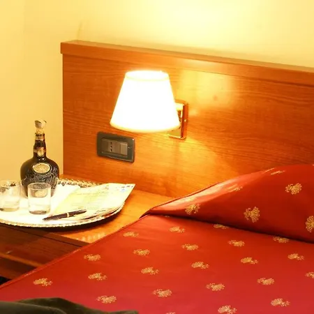 Hotel Versailles
