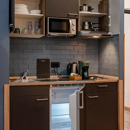 Helle Hus - 200m From Piazza Bologna Metro And 10 Minutes From The Colosseum *