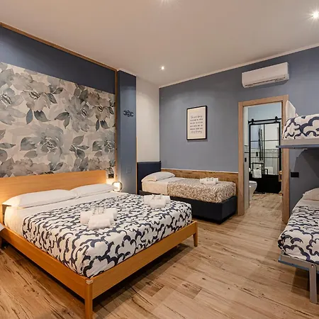 Helle Hus - 200m From Piazza Bologna Metro And 10 Minutes From The Colosseum Roma