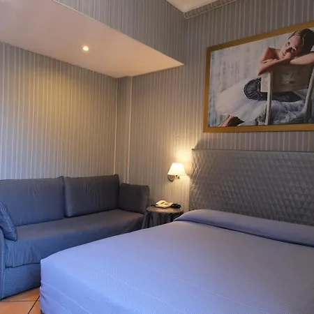 Hotel Lirico 3*