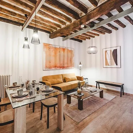 Fancy Colosseum - Location Apartman