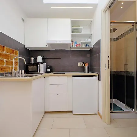 Апартаменты Delizioso Loft All'esquilino