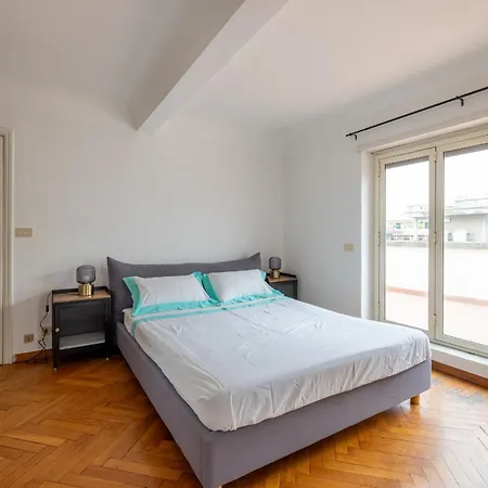 Apartment Elegant Penthouse With Terrace