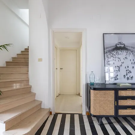 Elegant Penthouse With Terrace Apartment *