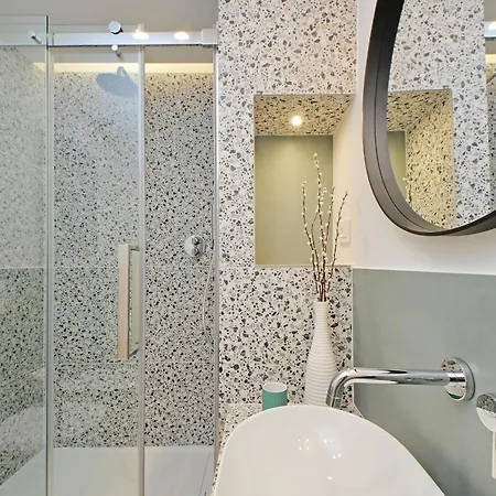 Ych-eleganza E Confort Vicino Metro Re Di Apartment *